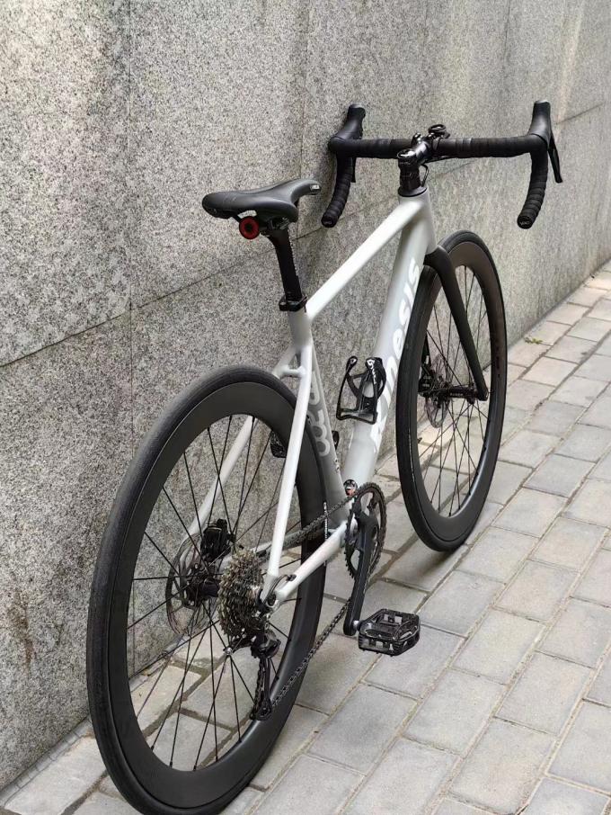 Alumínio de liga de estrada Quadro de bicicleta montado em disco plano Estrada de bicicleta Quadro de bicicleta Cable interno Routing 13